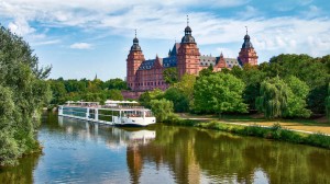 Experience our Viking Longships during a 360° tour with Karine Hagen