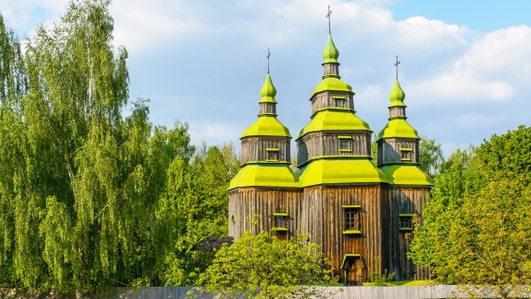 Discover the Pirogovo Folk Architecture Museum
