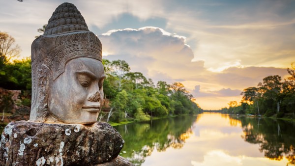 Marvel at Cambodian treasures with Sim Piseth