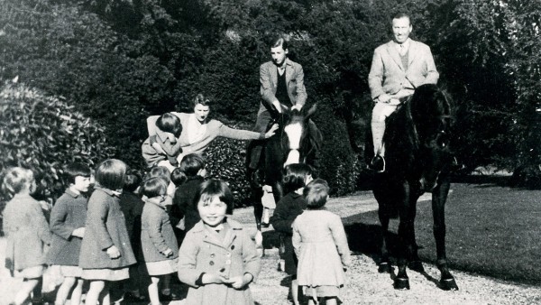 At Home at Highclere Castle: 75th Anniversary of VE Day