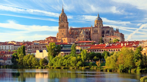 Visit the historic Spanish city of Salamanca with Shehnaz Hansraj