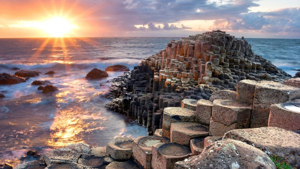 Tour Giant’s Causeway & Mount Stewart with Paul Hervey-Brookes