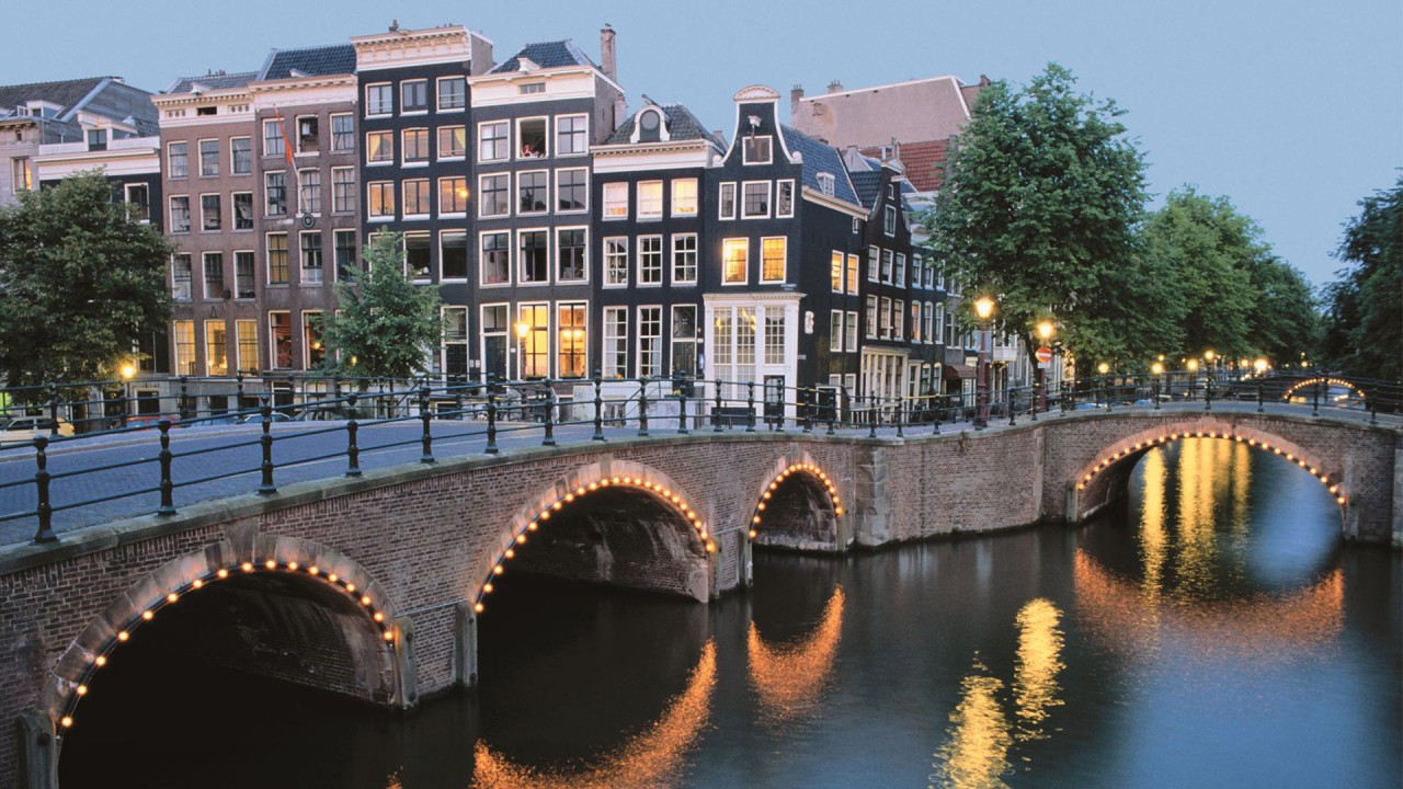 At Home in Amsterdam with Linda)