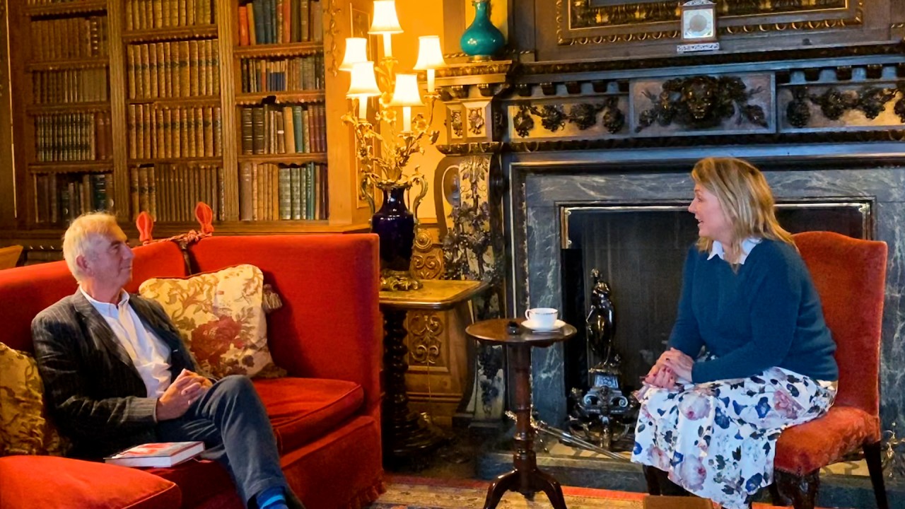 Novelist Robert Harris with the Countess of Carnarvon)