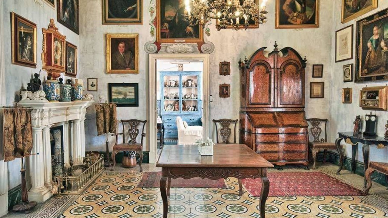 At home in Malta’s Casa Rocca Piccola with Nicholas de Piro)