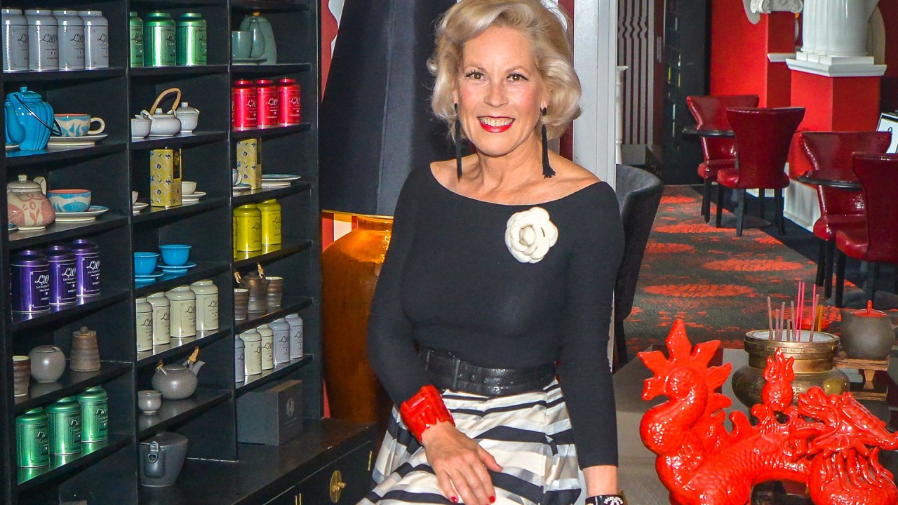 Anne Diamond interviews French Fashion Expert Charlotte Smith)