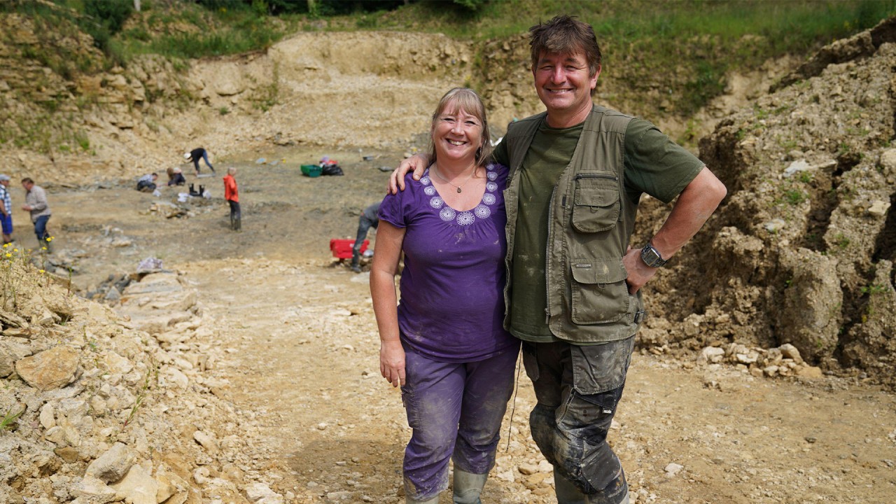Anne Diamond interviews Neville and Sally Hollingworth along with Paleontologist Dr. Tim Ewin)