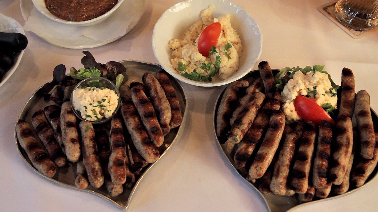 Cooking with Karine: Bratwurst)