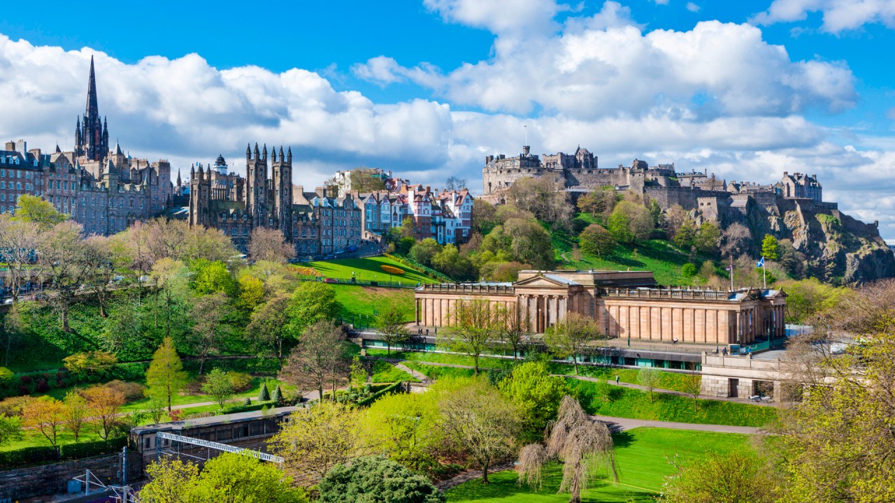 Brush up on Scottish history with guest lecturer Caitlin Corning)