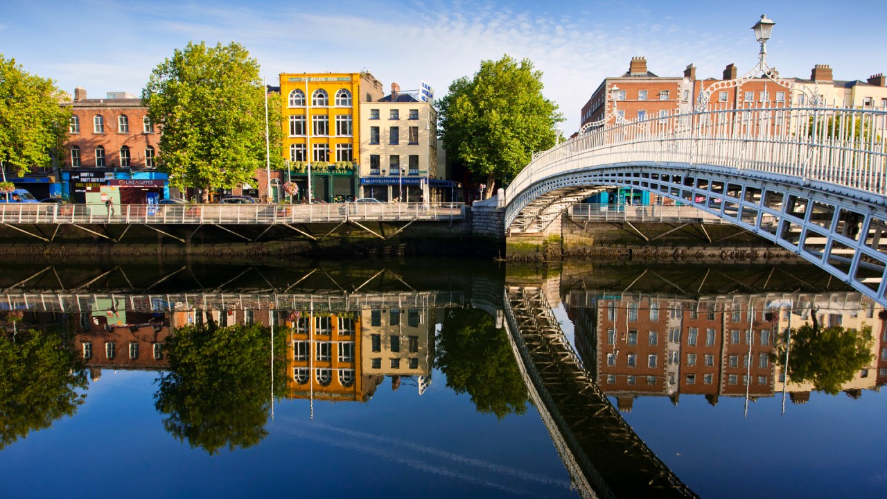 Top 10 experiences around the British Isles with Karine Hagen)