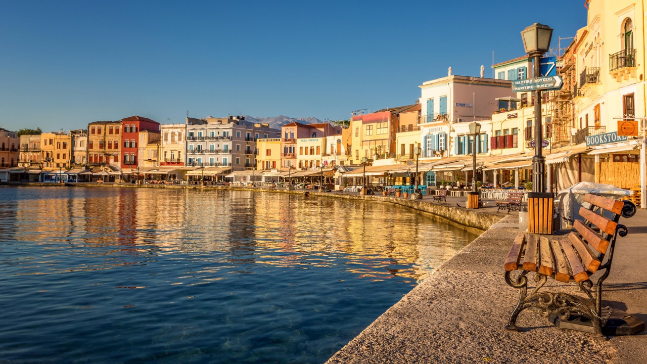 Anne Diamond interviews author Victoria Hislop)