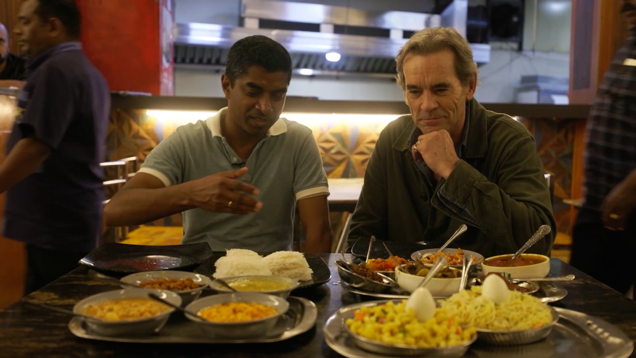 Immerse yourself in Colombo’s landmarks and discover Sri Lankan cuisine)