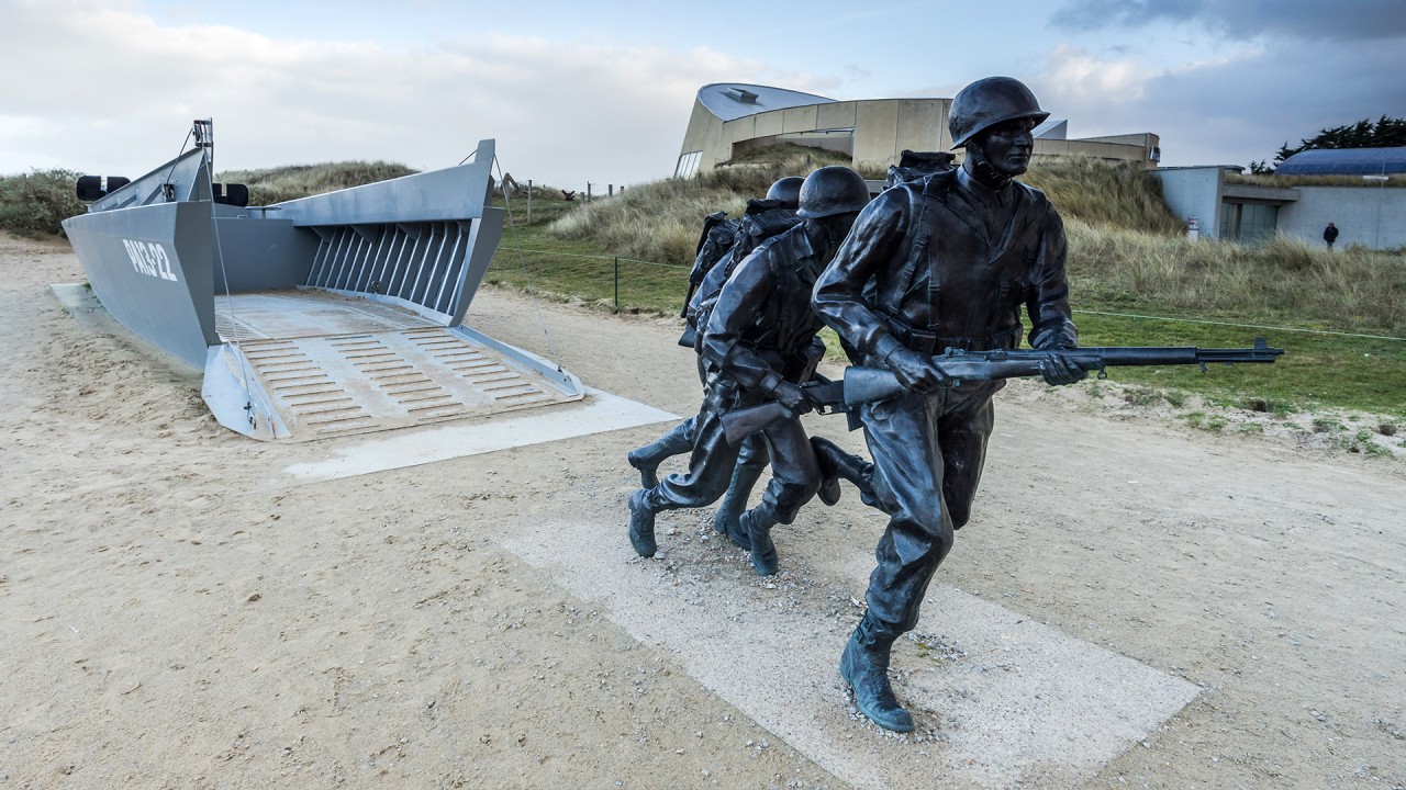 Honor the heroes of Normandy on our London, Paris & D-Day itinerary)