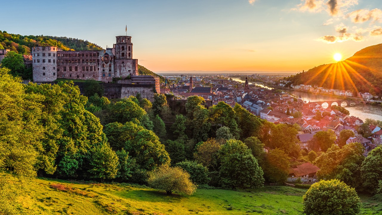 Explore castles, culture and student life in Heidelberg with Alastair Miller)