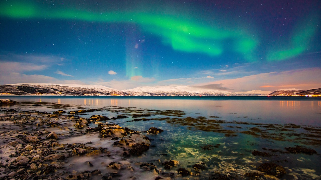 Discover the Arctic Circle, Greenland and Iceland with Viking’s expedition experts)