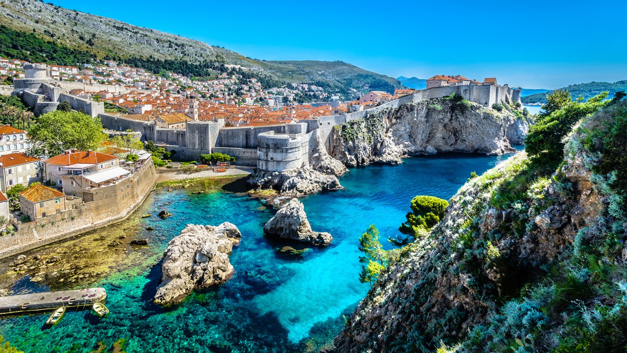Immerse yourself in the rich history and culture of Dubrovnik with guest lecturer David Burgess)