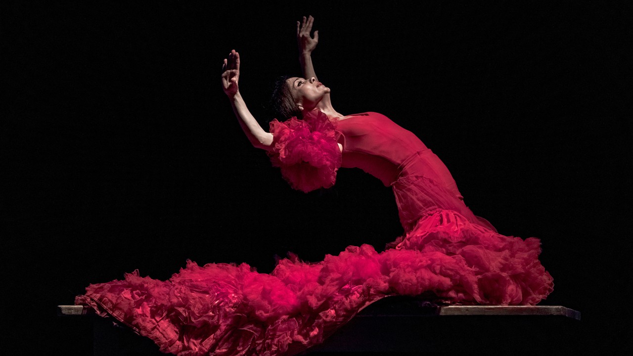 Discover the power of music and dance with Karine Hagen)
