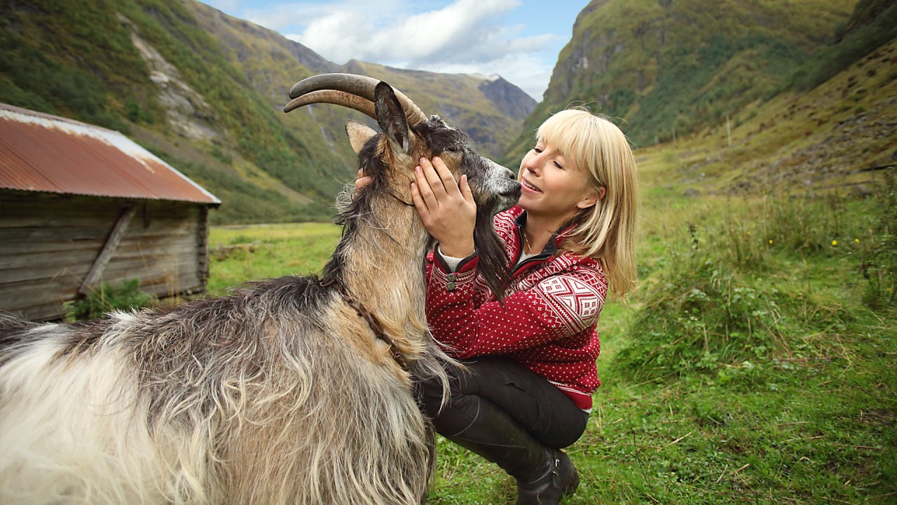 Karine Explores: Norwegian traditions)