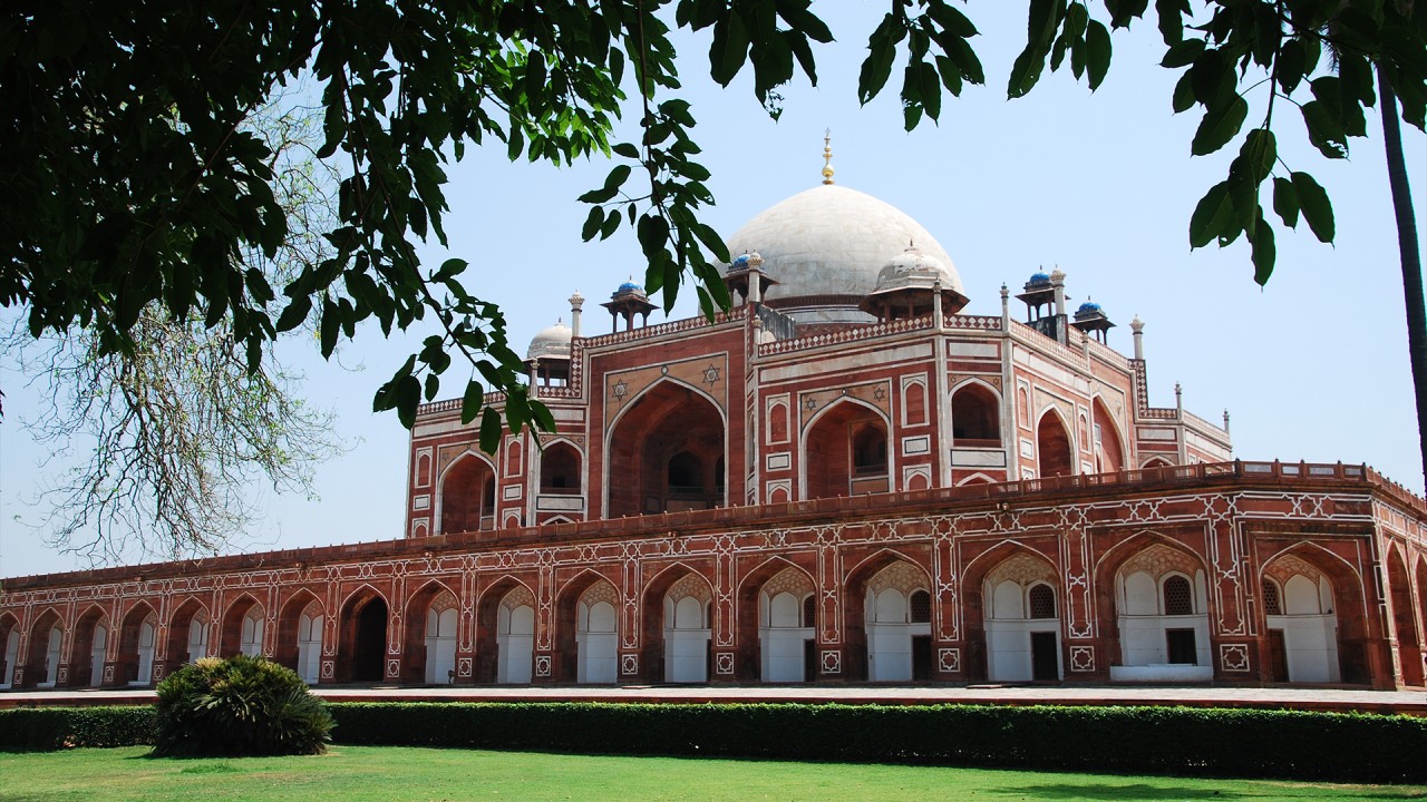 Explore the wonders of India with Joost Ouendag)