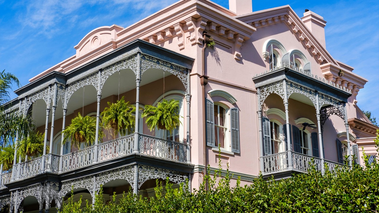 Discover New Orleans's Garden District with Robert Florence