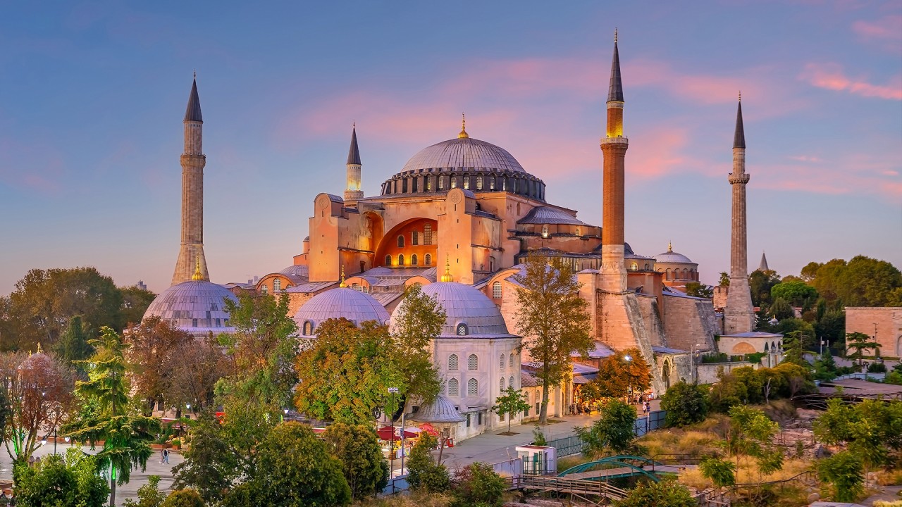 Journey through the ancient Mediterranean with Joost Ouendag)