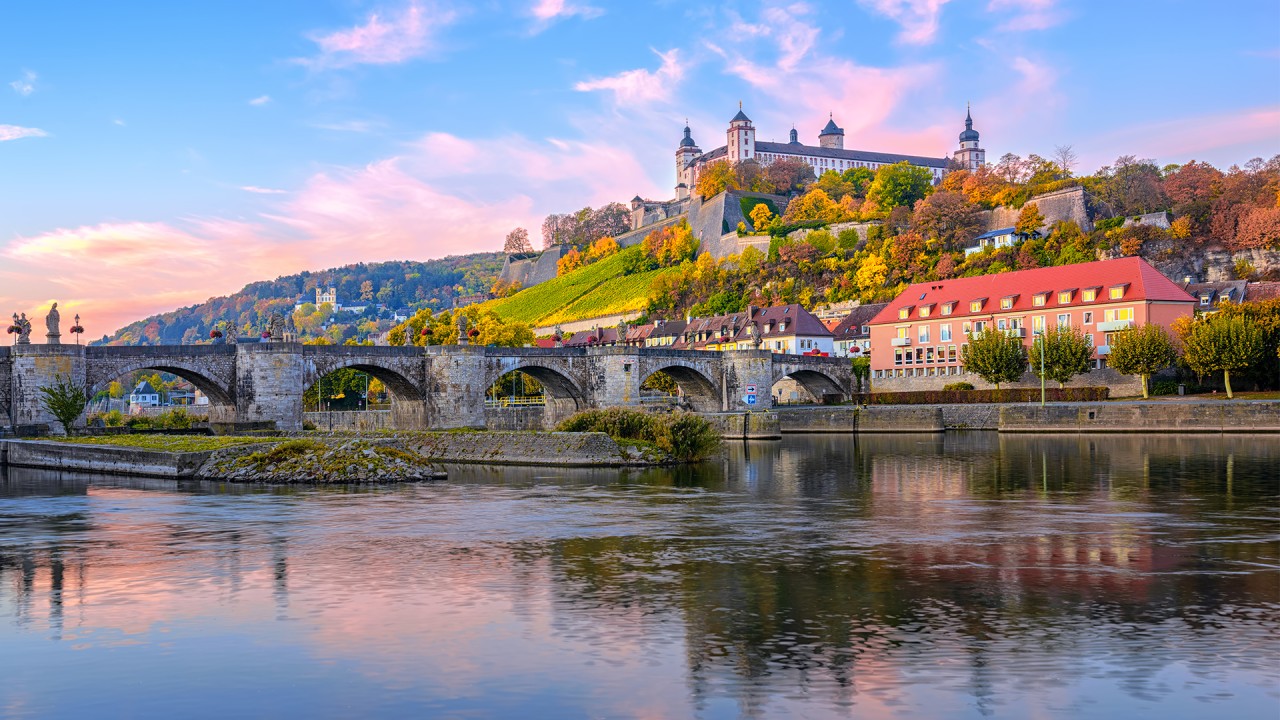 Sail three of Europe’s finest rivers with Joost Ouendag)