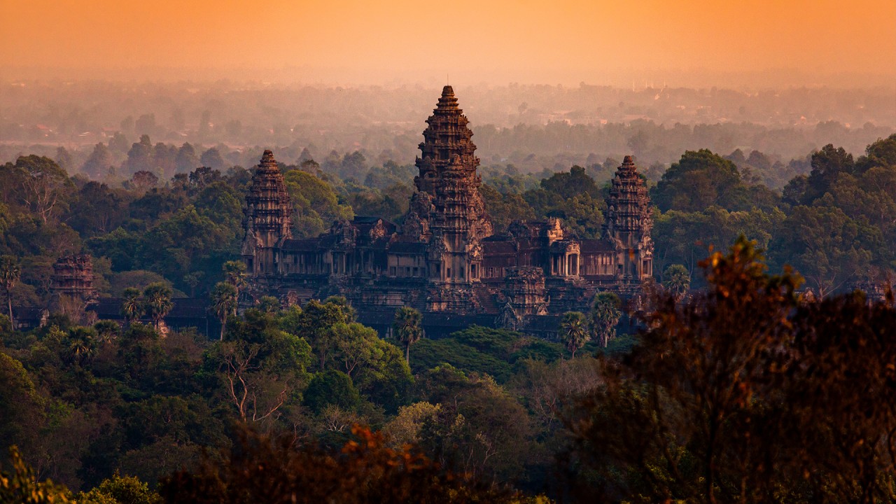 Uncover the highlights of Cambodia and Vietnam with Joost Ouendag)