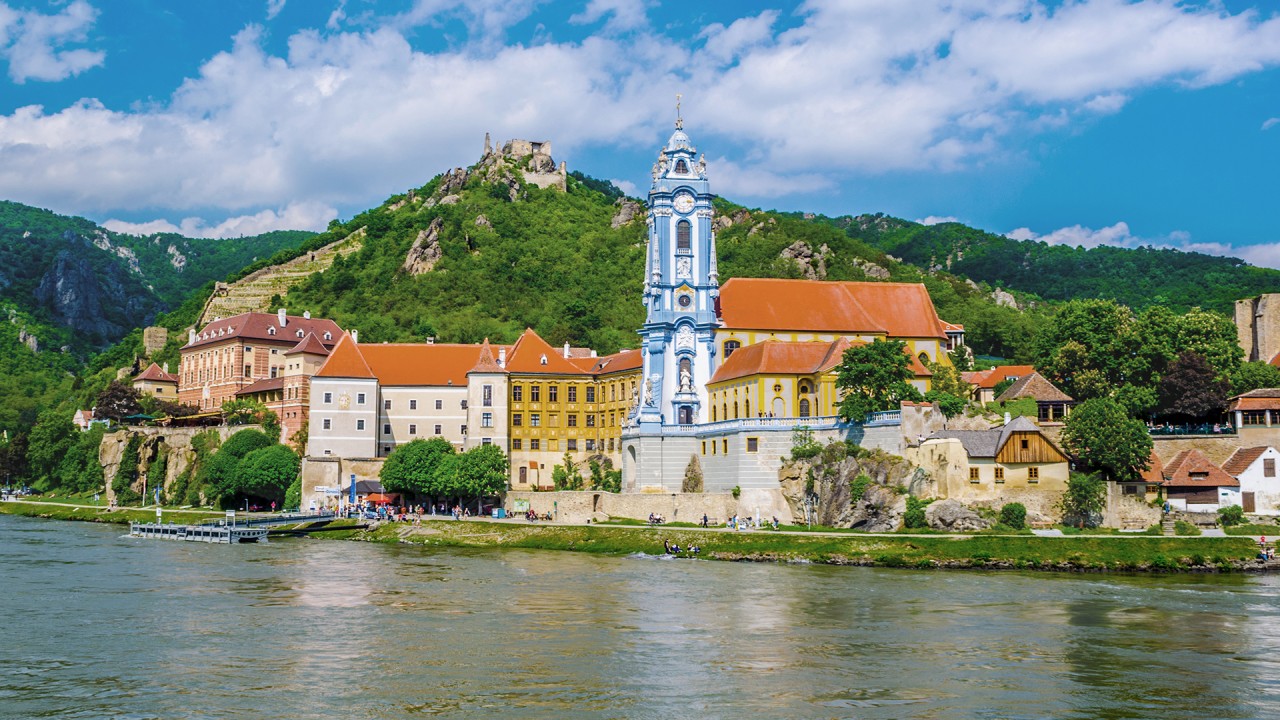 Discover the Rhine and Danube's UNESCO World Heritage Sites)