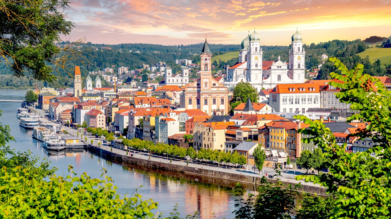Experience the history and culture of Passau with Dorothea Lechner)