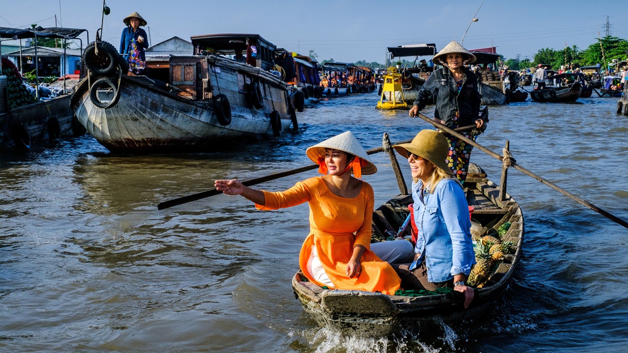 Flavors of the Mekong: Create Your Own Fresh Vietnamese Spring Rolls)