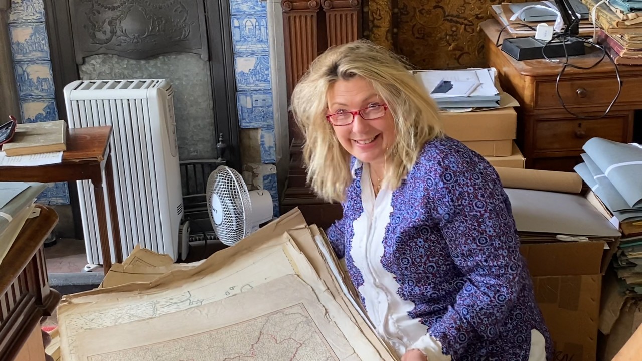 At Home at Highclere Castle: Maps & Geography)