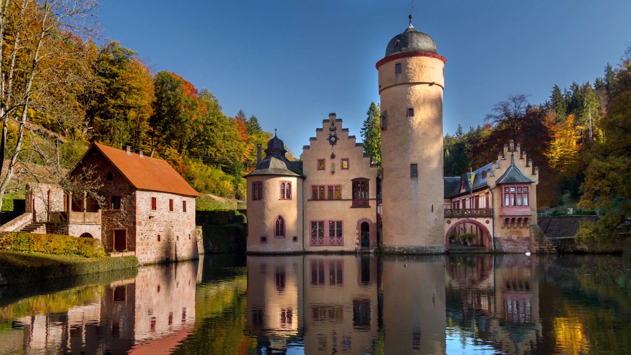 Karine Explores: Castles Past and Present)